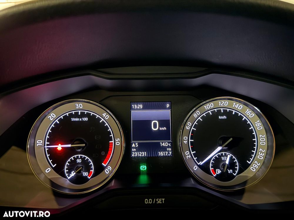 Skoda Superb Combi 2.0 TDI DSG 4X4 Laurin & Klement - 20