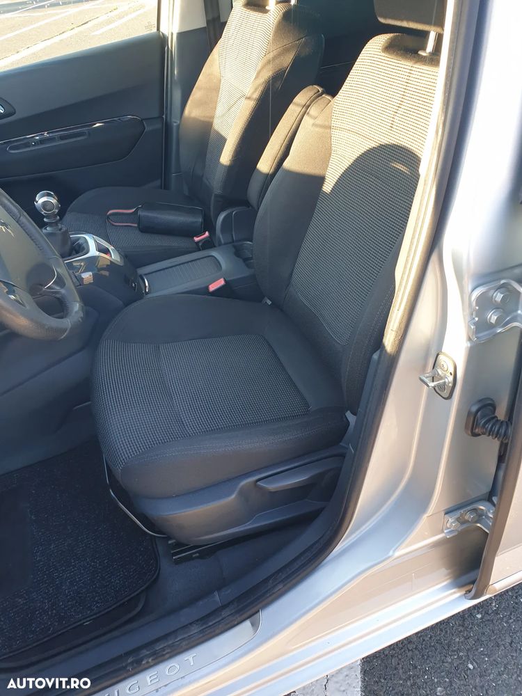 Peugeot 5008 HDI FAP 110 Premium - 17