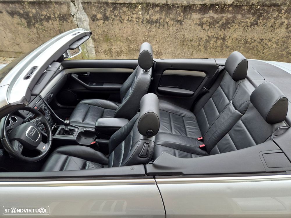 Audi A4 Cabrio 2.0 TDi S-line - 8
