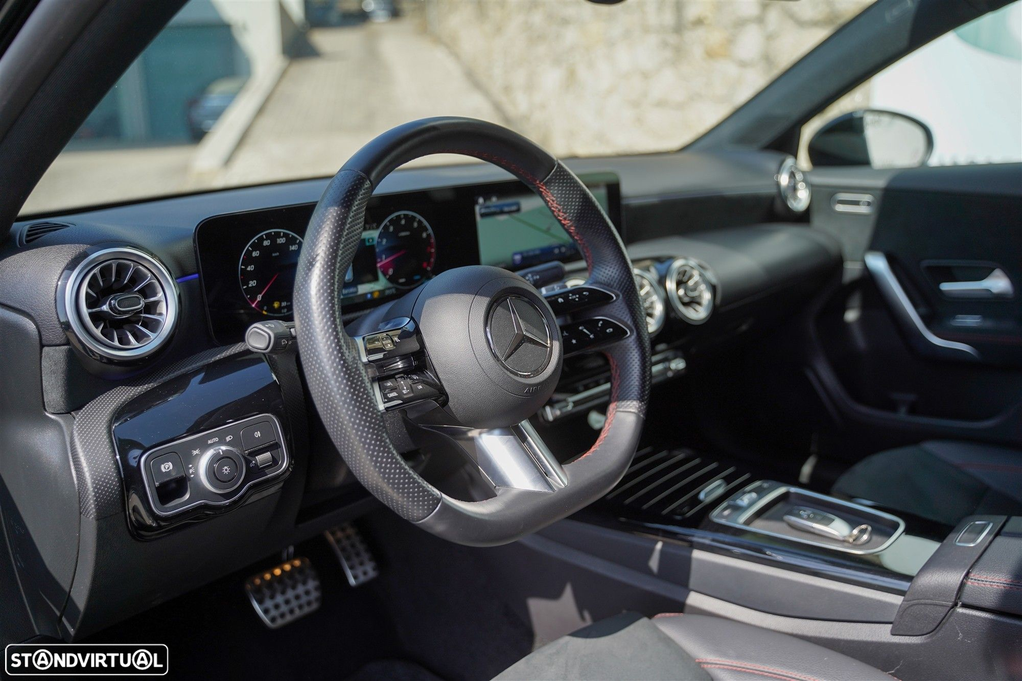 Mercedes-Benz A 200 AMG Line Aut. - 35