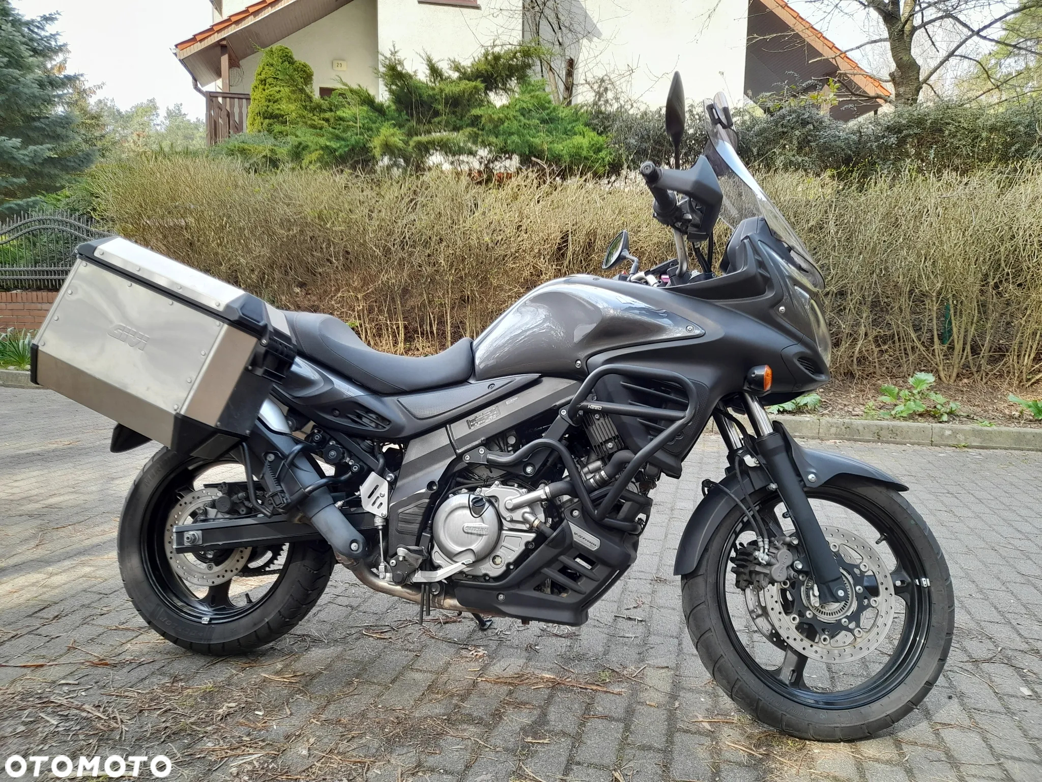 Suzuki DL - 5