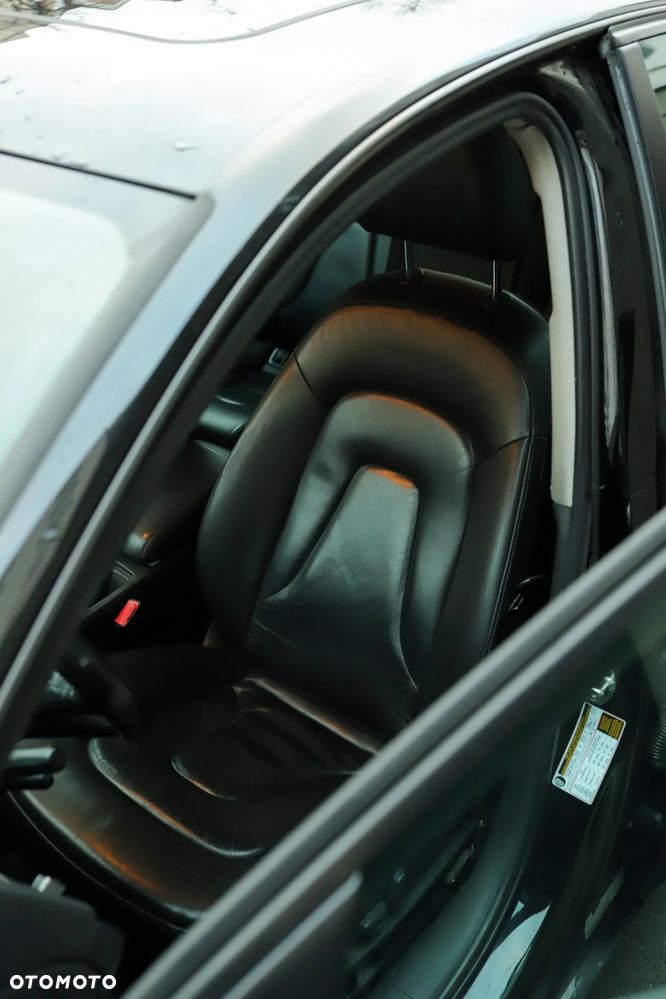 Audi A4 Limousine - 16