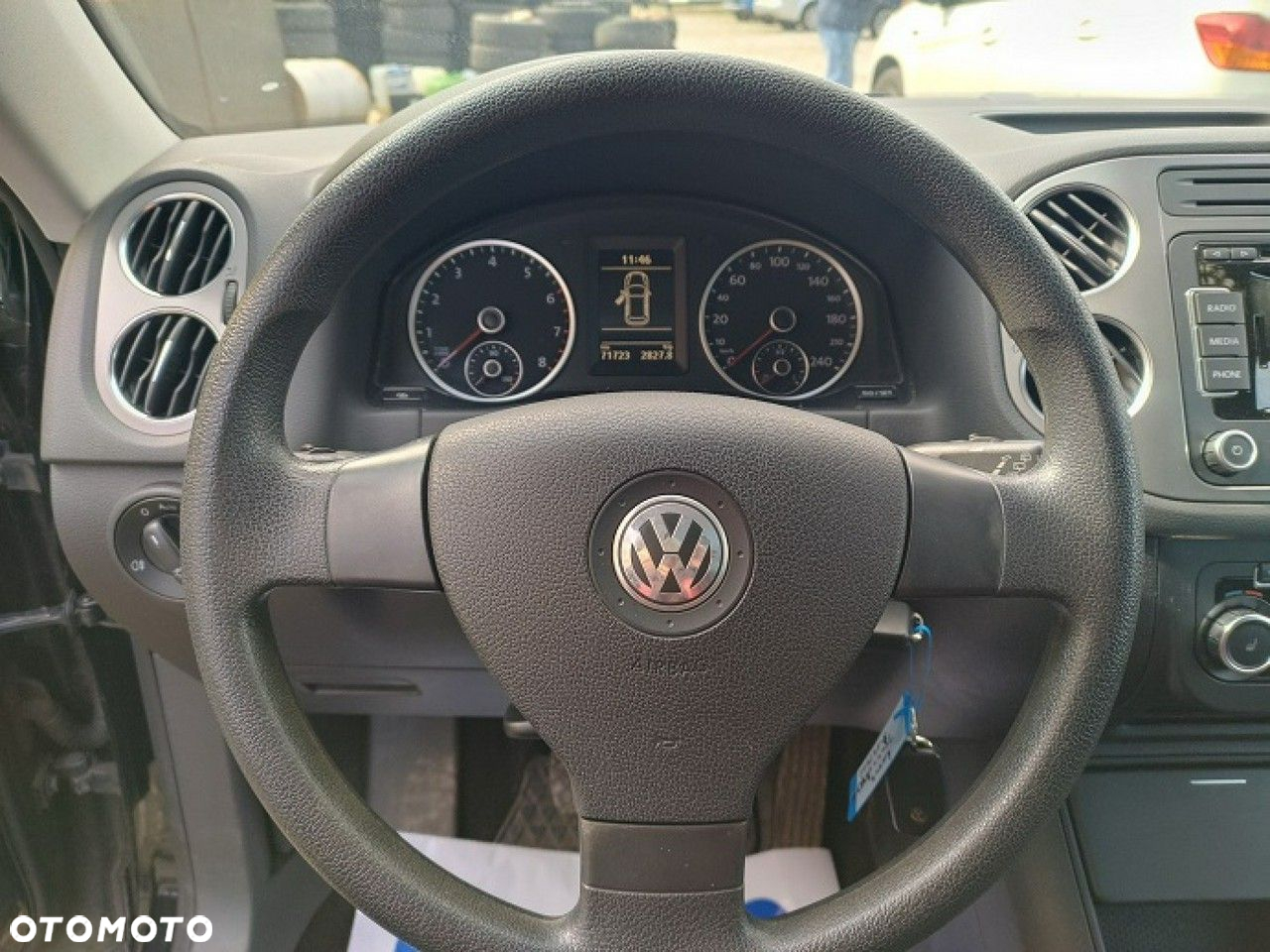 Volkswagen Tiguan - 16