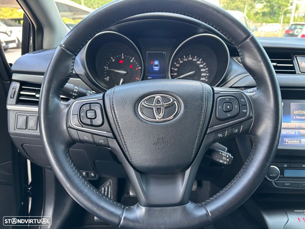 Toyota Avensis SD 2.0 D-4D Exclusive+GPS - 17