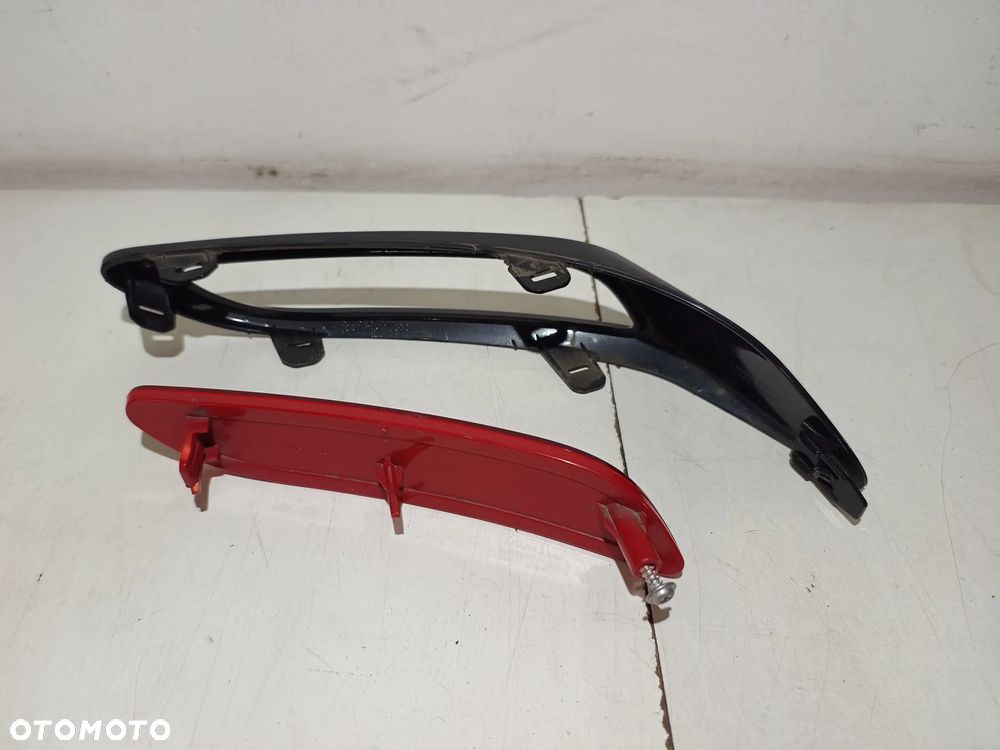 Odblask ramka zderzaka lewa Toyota Auris II 2015-2018 lift 52682-02010 - 3