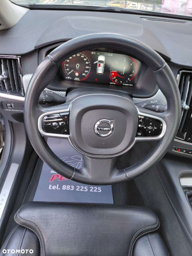 Volvo V90 Cross Country - 11