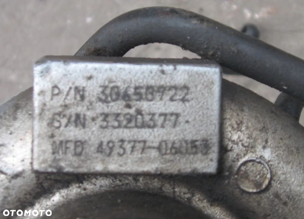 turbo sprężarka turbina kolektor wydechowy VOLVO V40 S40 2.0T - 10