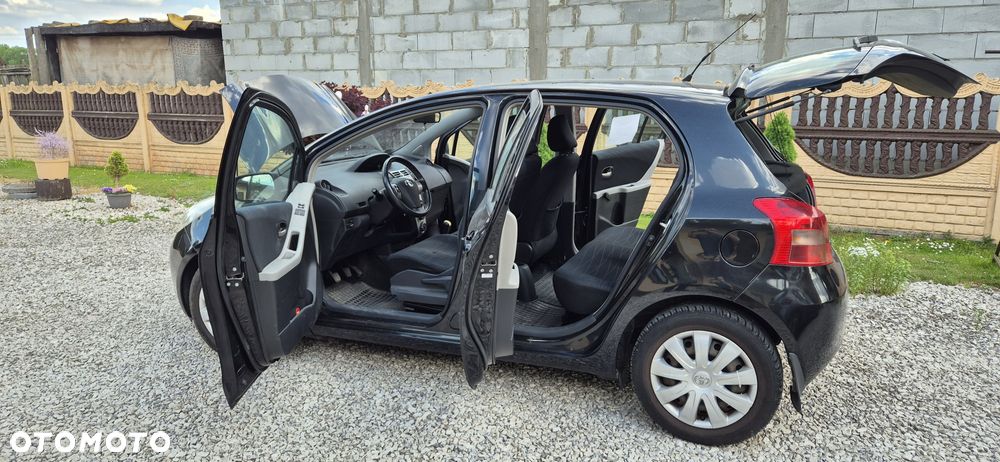 Toyota Yaris - 8