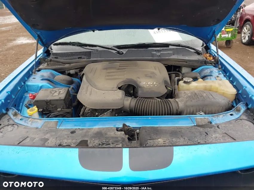 Dodge Challenger - 12