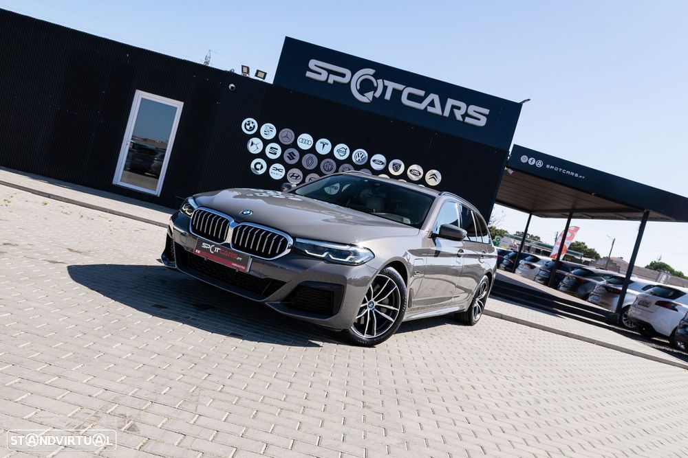 BMW 520 e Pack M - 1