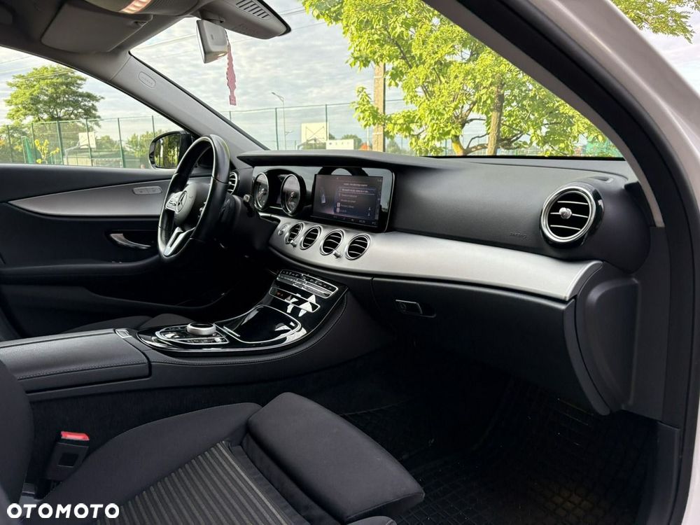 Mercedes-Benz Klasa E 300 de 9G-TRONIC Exclusive - 13