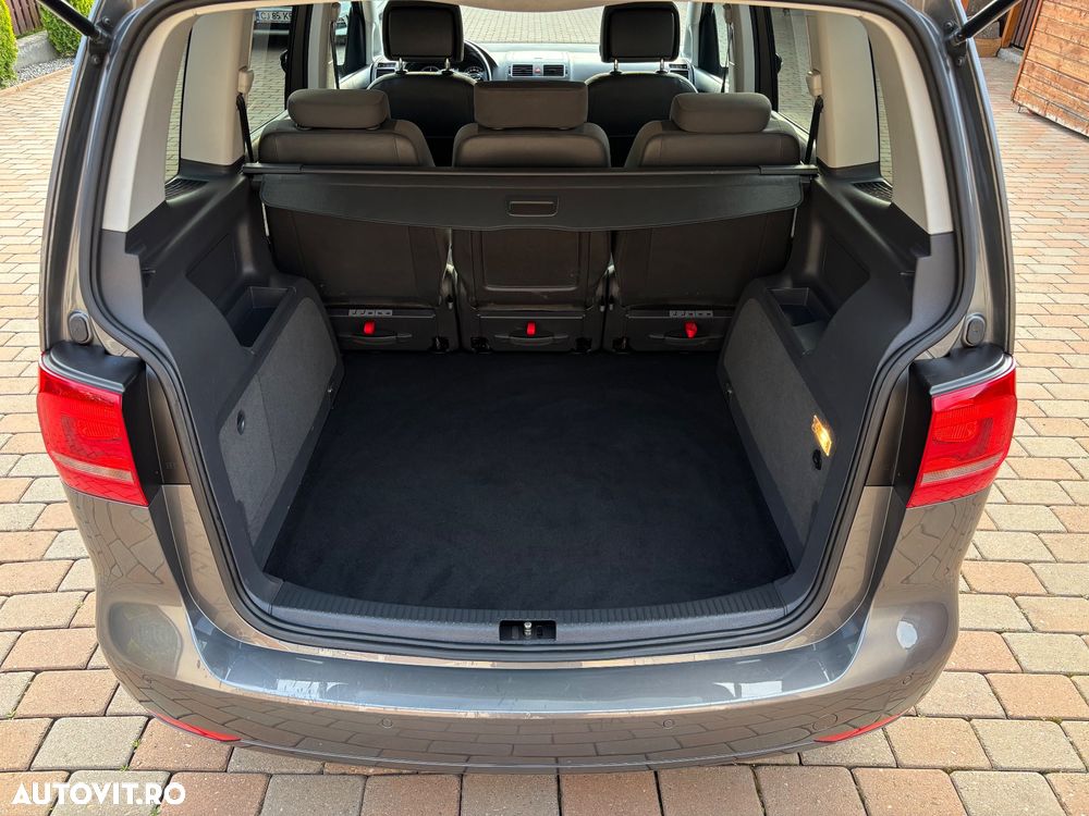 Volkswagen Touran 2.0 TDI DPF DSG Highline - 14