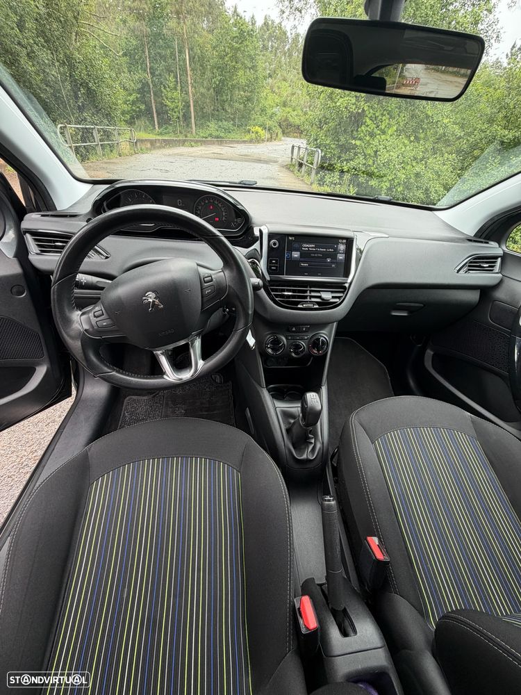 Peugeot 208 82 VTI Style - 32