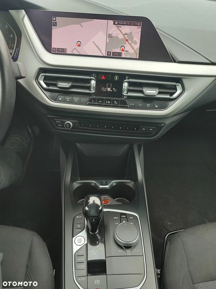 BMW Seria 2 218i Edition Colorvision - 25