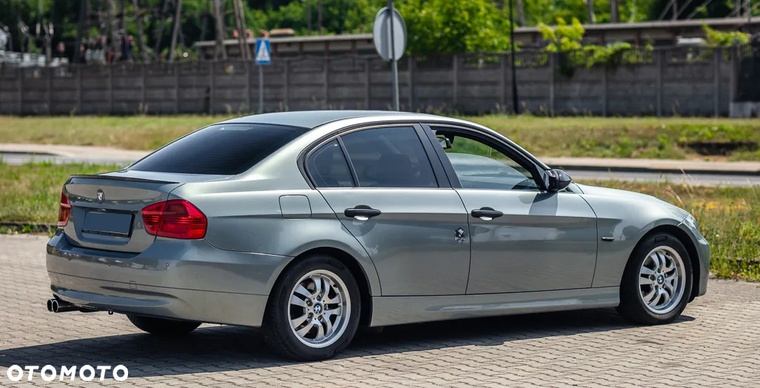 BMW Seria 3 320i - 17