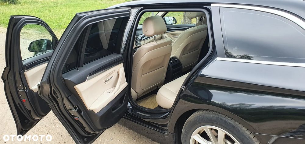 BMW Seria 5 520d xDrive - 9