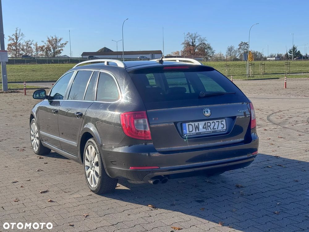 Skoda Superb 2.0 TDI Elegance DSG - 4