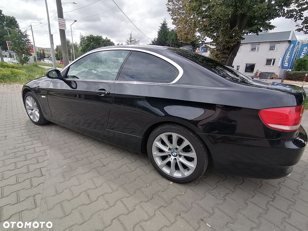 BMW Seria 3 320d Coupe - 13