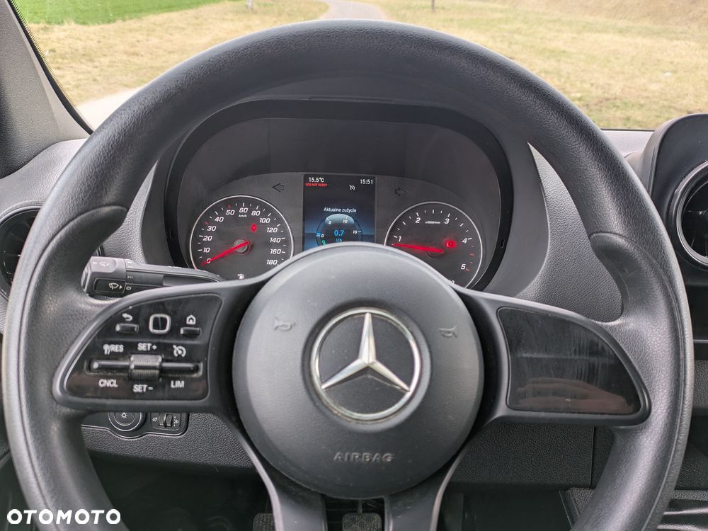 Mercedes-Benz Sprinter - 11