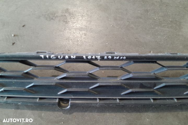 Grila bara fata centru 5NA853677A 5NA853677A Volkswagen VW Tiguan 2 A - 2