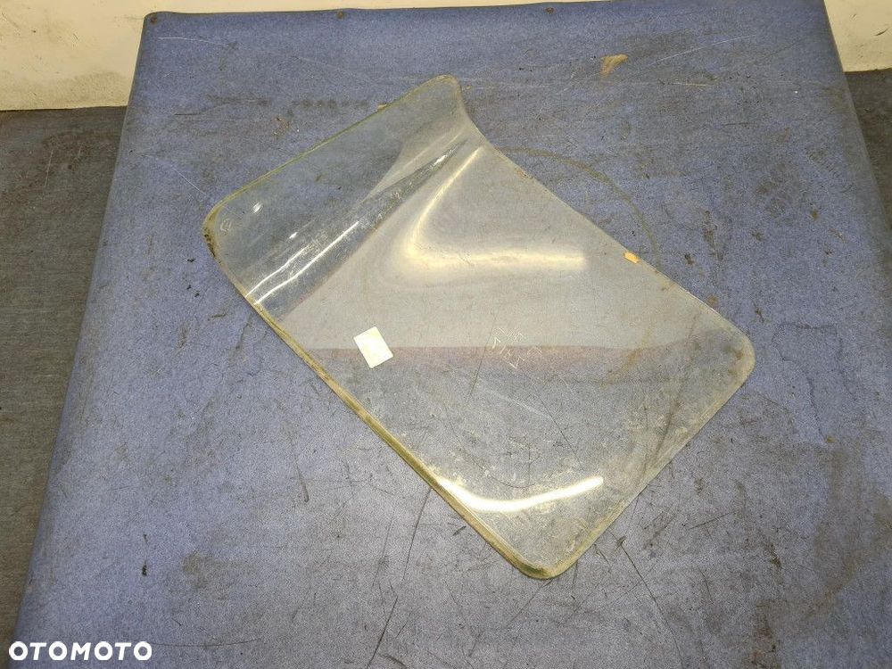 LIAZ 100. 02 SZYBA KAROSERYJNA TYŁ LEWA - 5