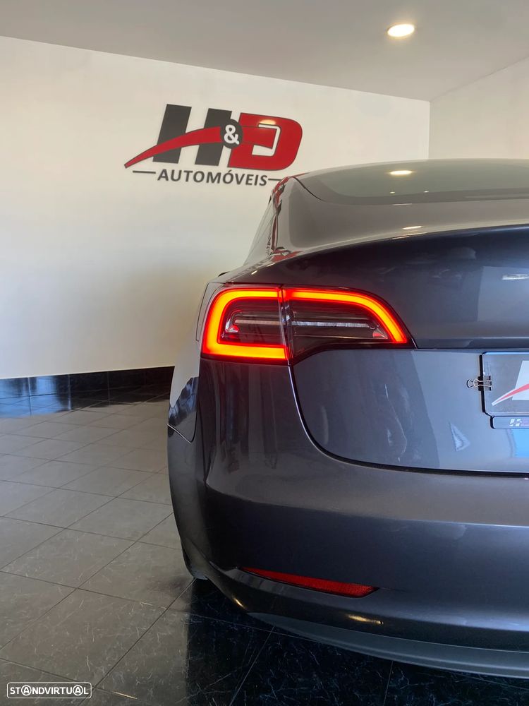 Tesla Model 3 Long Range Tração Traseira - 41