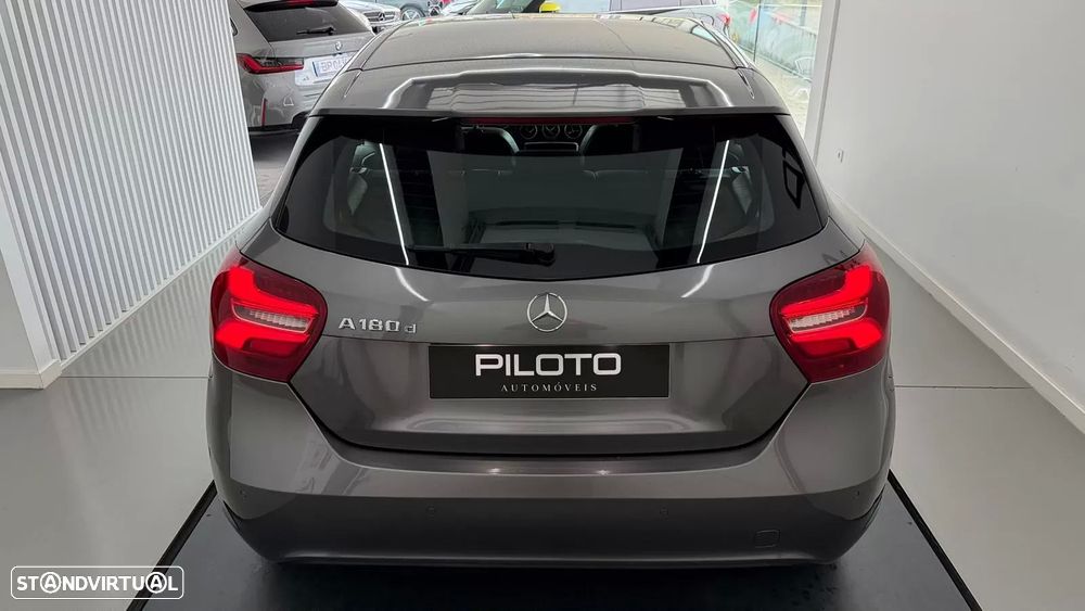 Mercedes-Benz A 180 d 7G-DCT Urban - 8