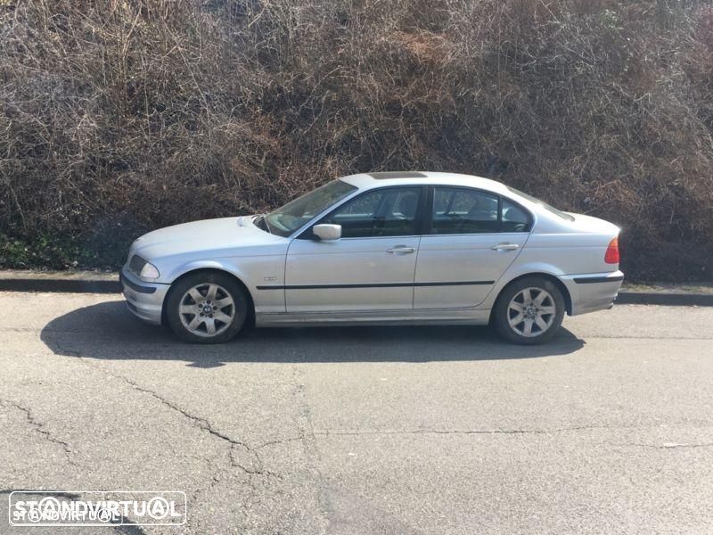 BMW série 3 E46 de 2001 para peças - 1
