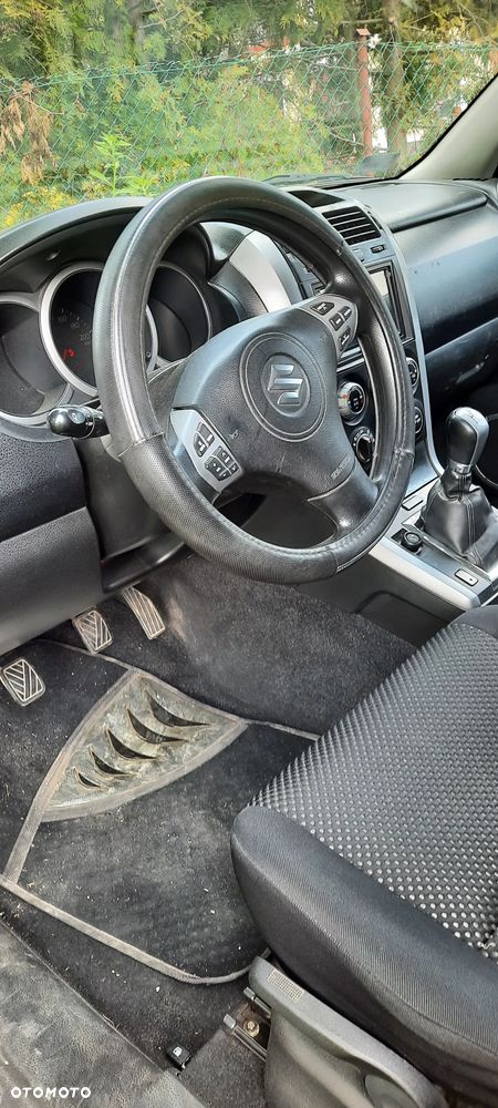Suzuki Grand Vitara 1.9 DDiS Comfort DPF - 3