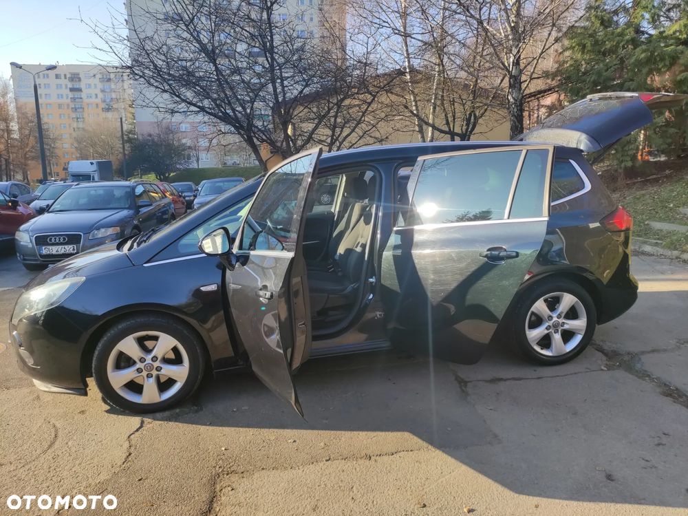Opel Zafira - 24