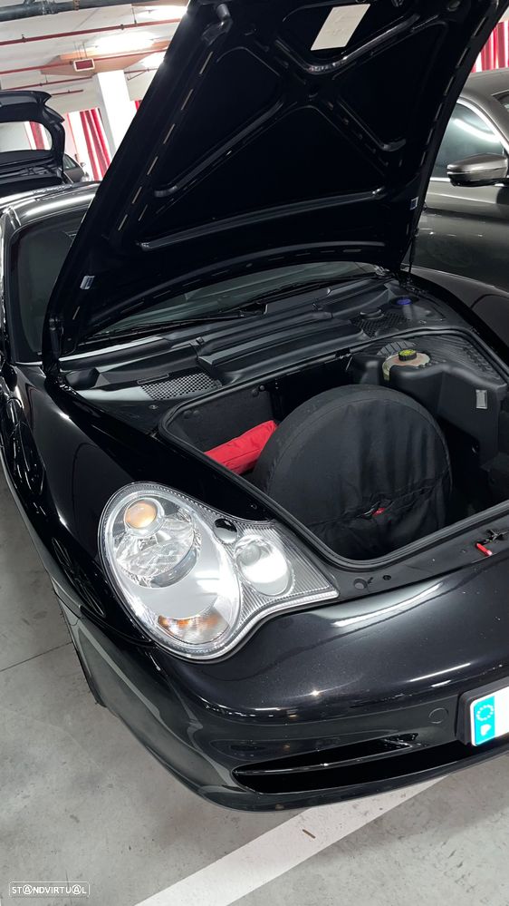 Porsche 911 (996) Carrera - 35