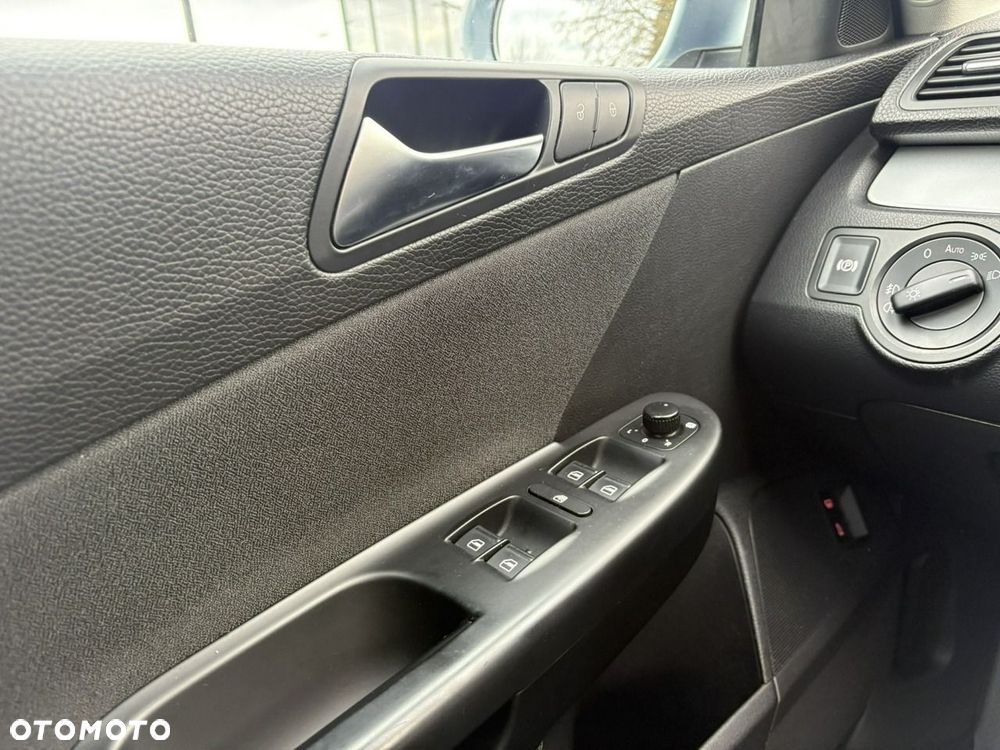 Volkswagen Passat - 19