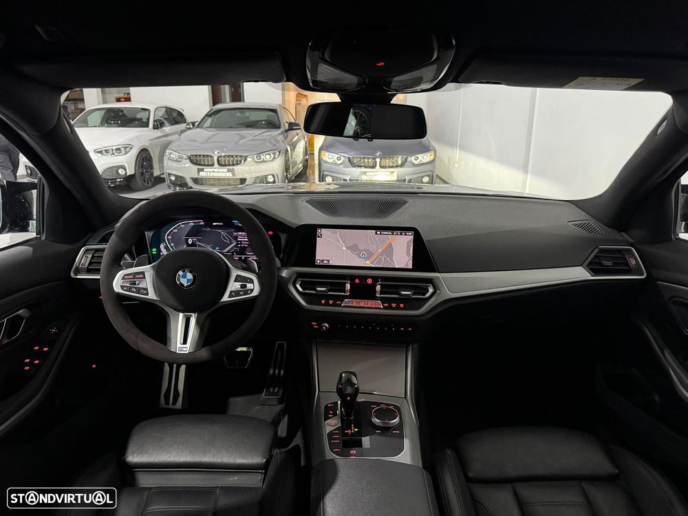 BMW 330 e Pack M Auto - 36