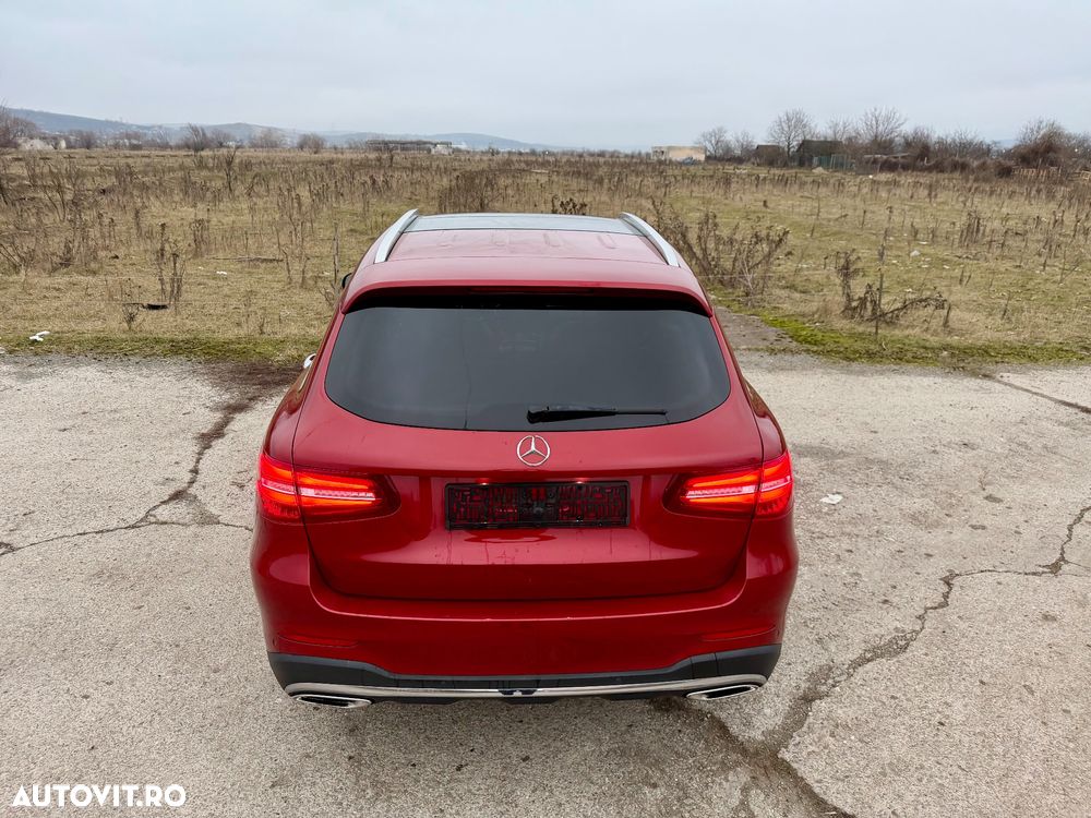 Mercedes-Benz GLC 300 4Matic 9G-TRONIC AMG Line - 12