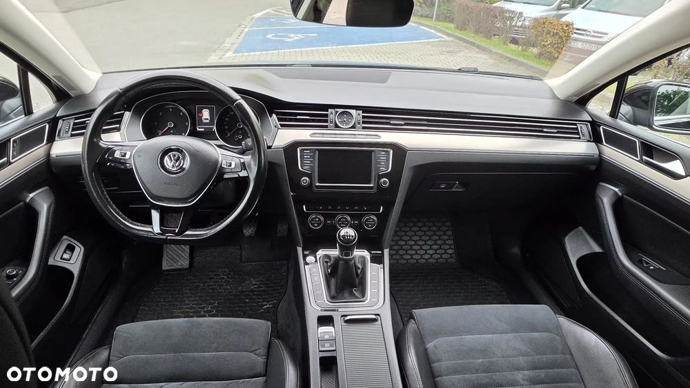 Volkswagen Passat 2.0 TDI (BlueMotion Technology) Highline - 19