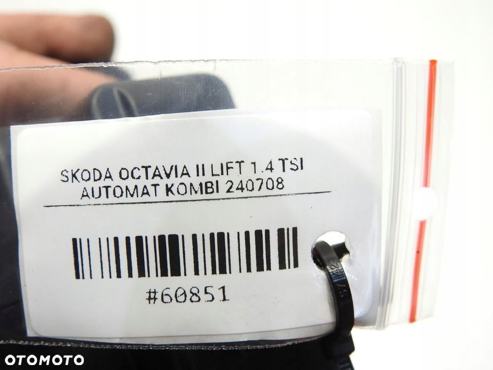 SKRZYNKA BEZPIECZNIKÓW SKODA OCTAVIA II 1.4 TSI - 4