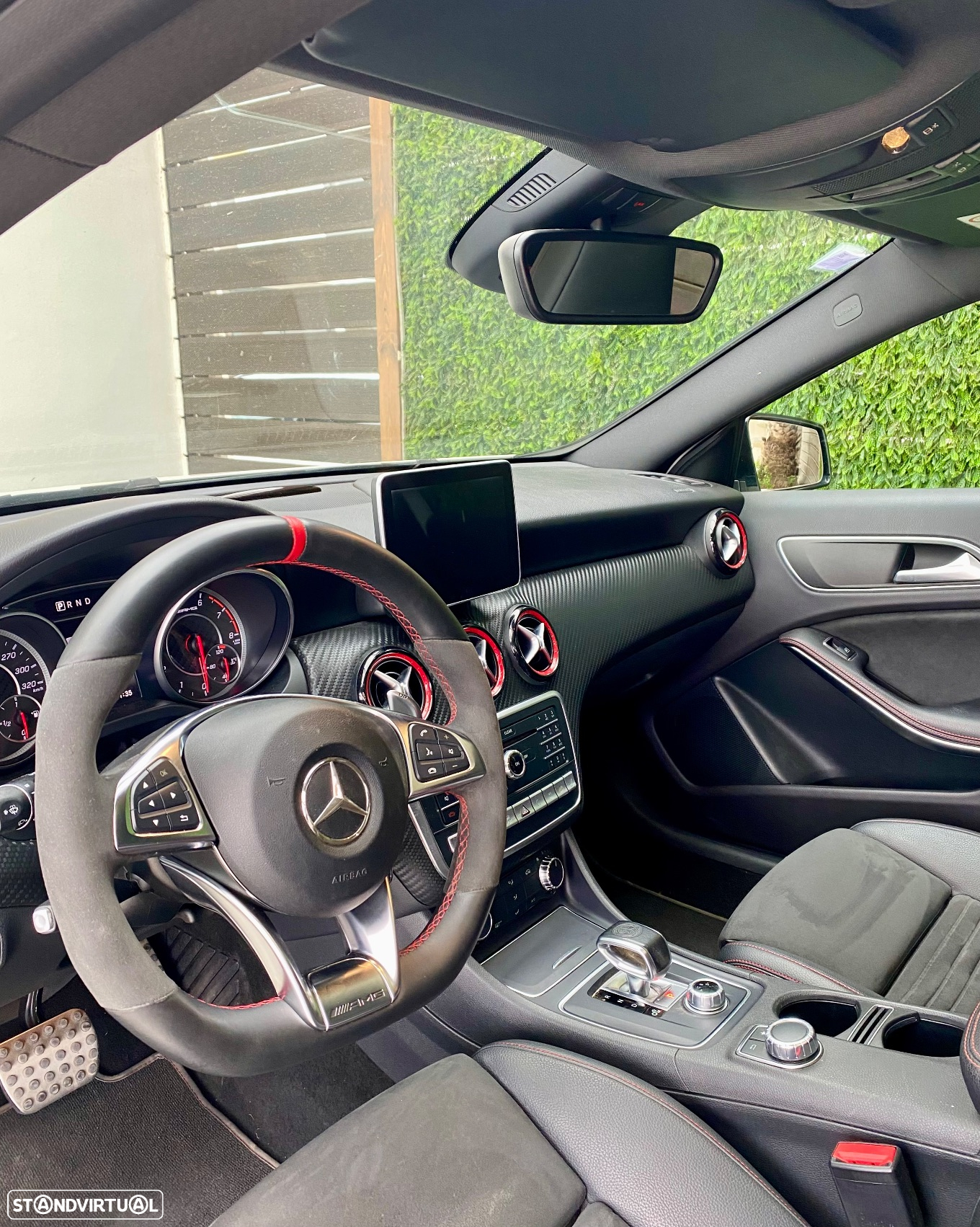 Mercedes-Benz A 45 AMG 4Matic Speedshift 7G-DCT - 38