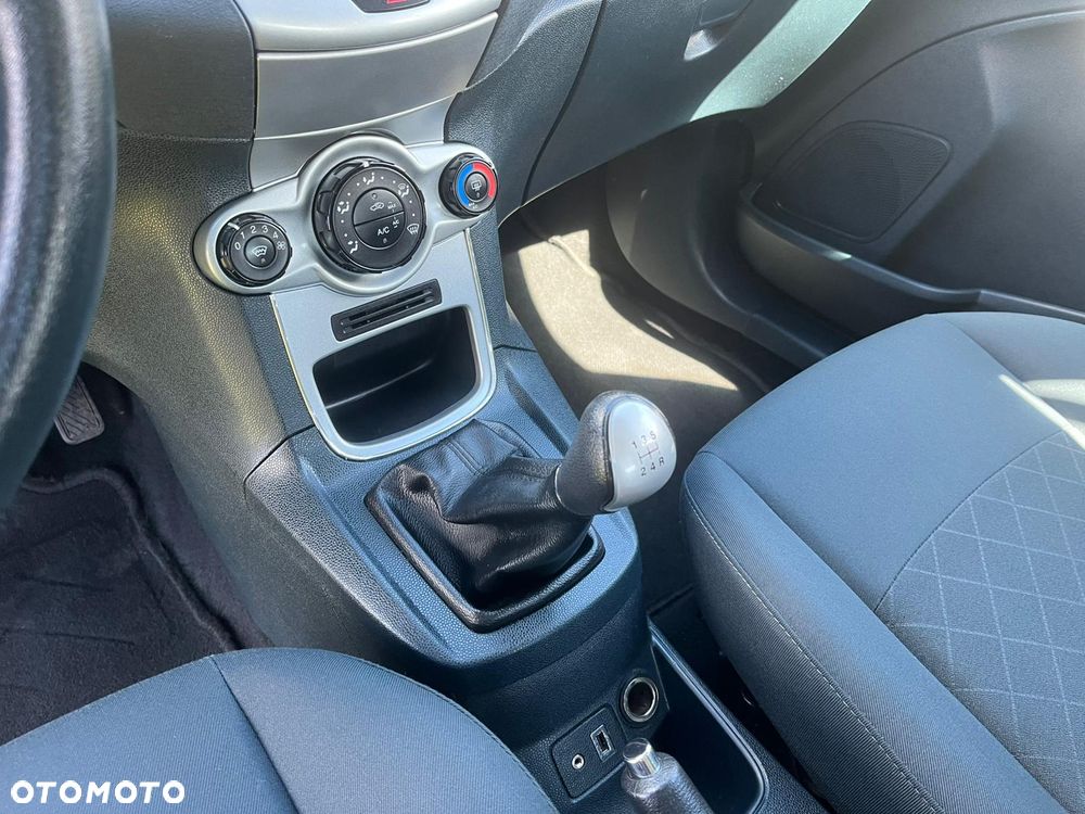 Ford Fiesta 1.25 Champions Edition - 26