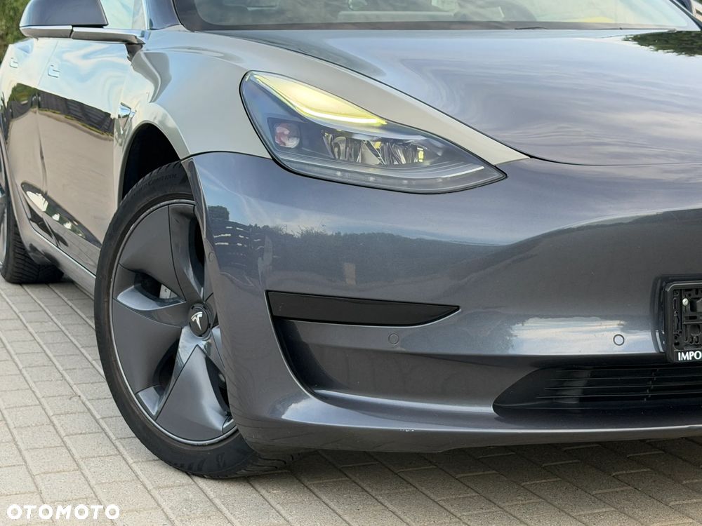 Tesla Model 3 Standard Reichweite Plus Hinterradantrieb - 28