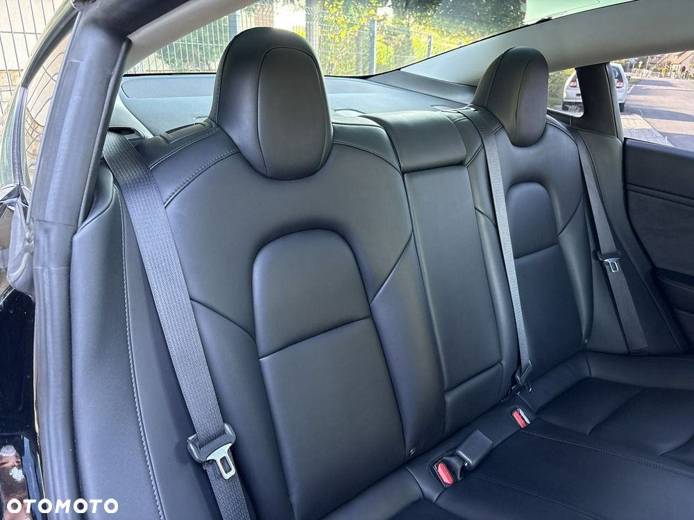 Tesla Model 3 - 21