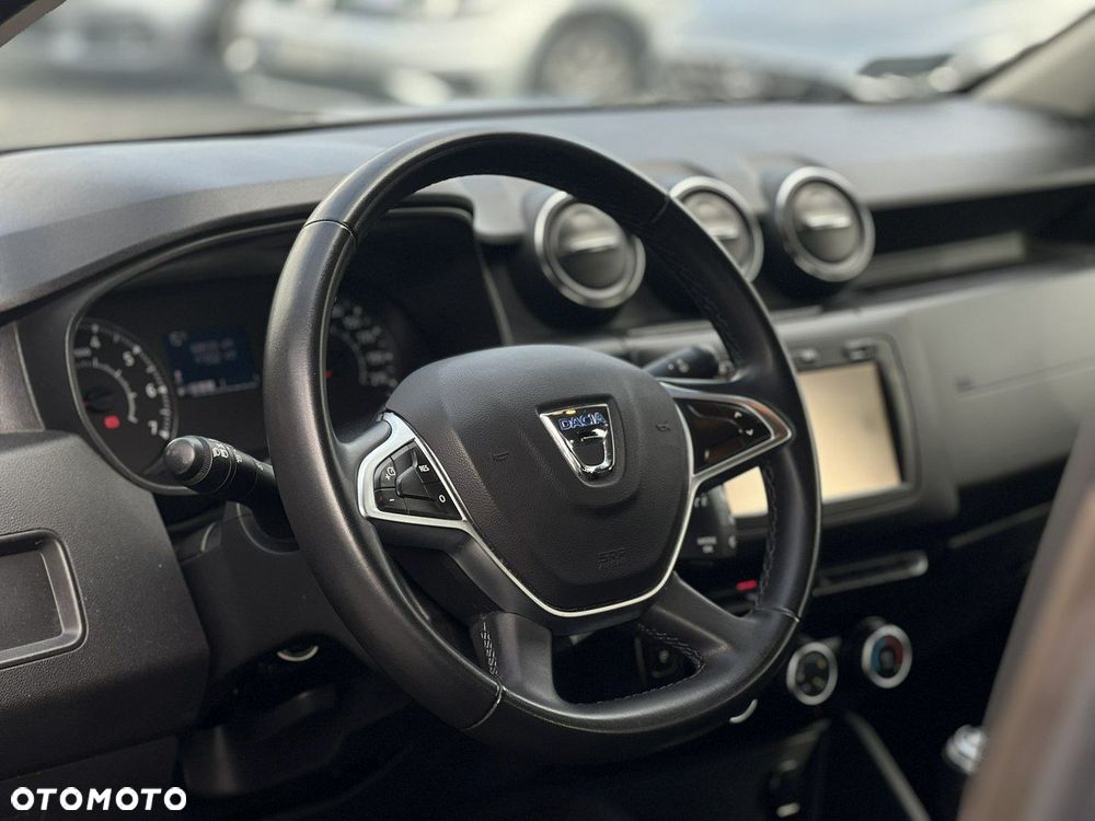 Dacia Duster 1.6 SCe Blackshadow S&S - 12
