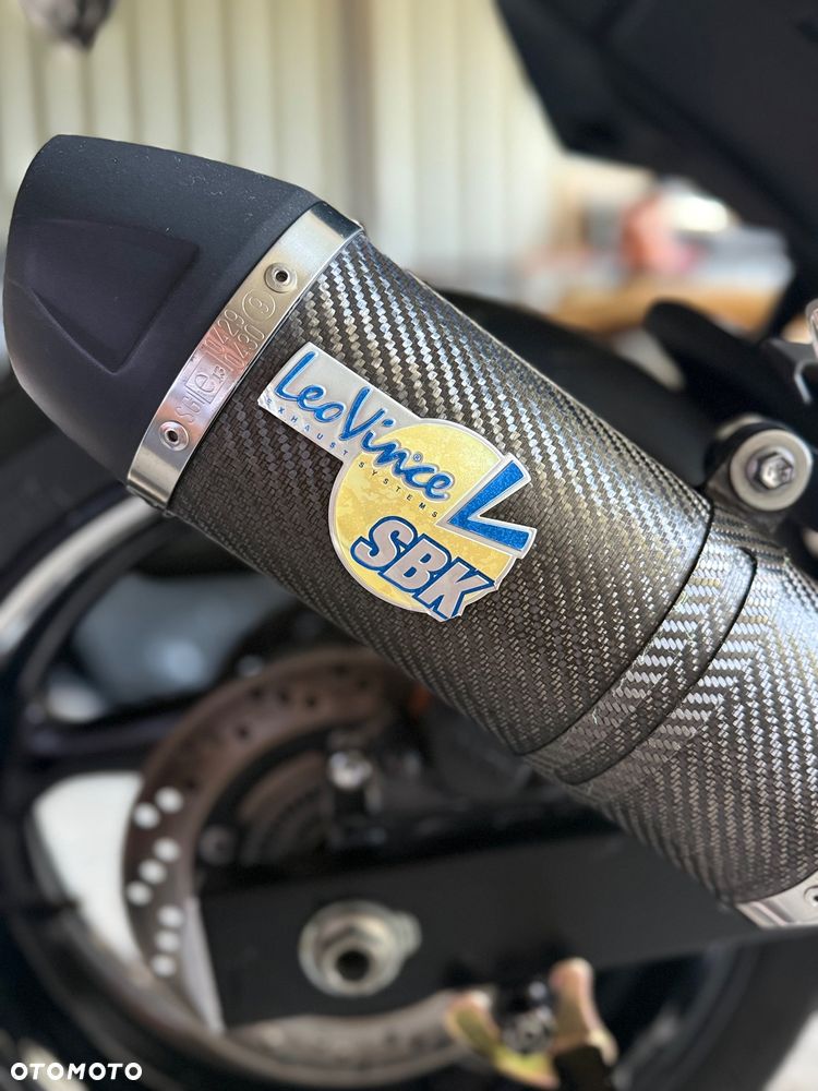 Suzuki GSR - 7