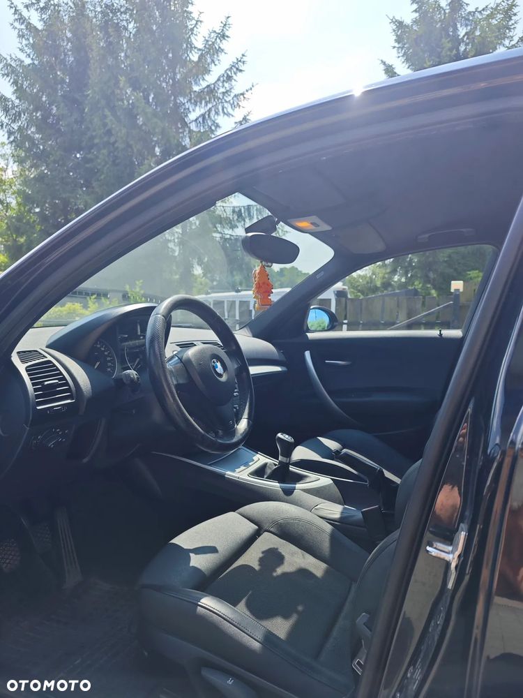 BMW Seria 1 116i - 24