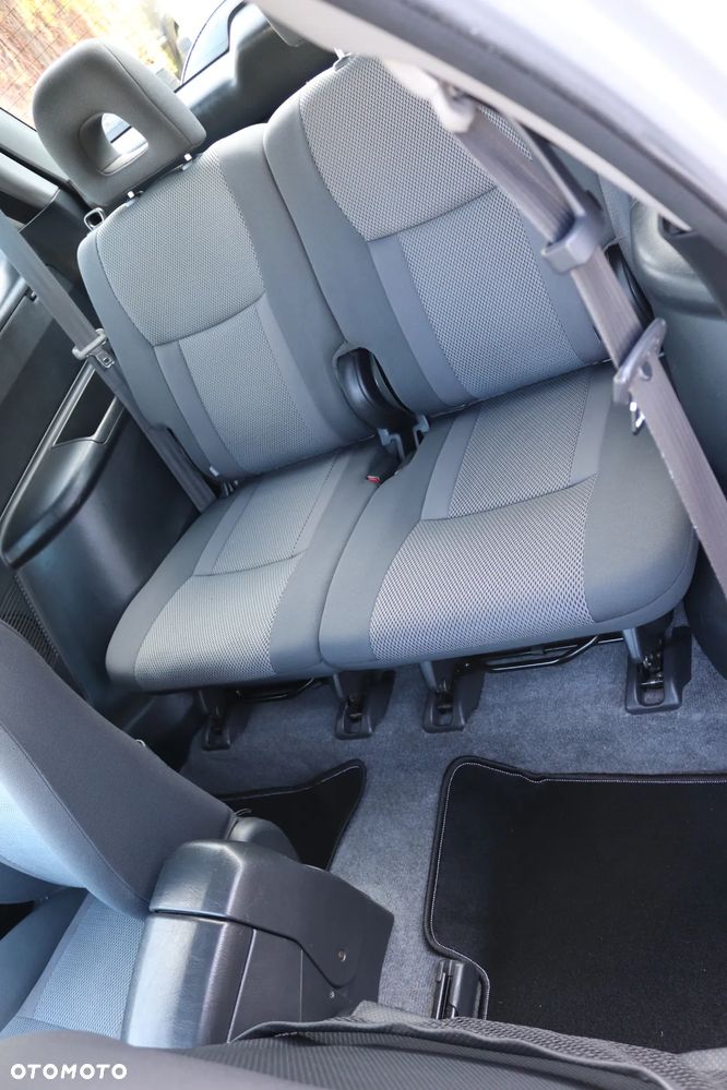 Toyota RAV4 4x4 Sol - 30