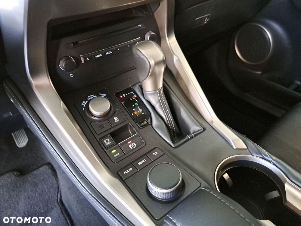 Lexus NX 200t Elite AWD - 26