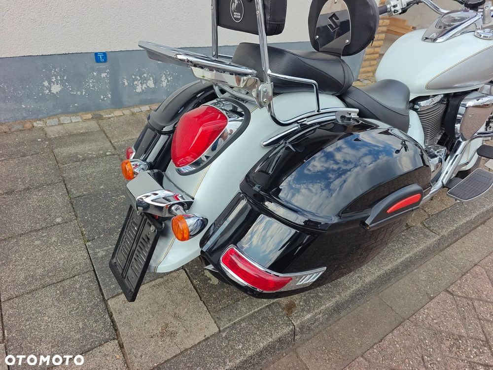 Suzuki Intruder - 4