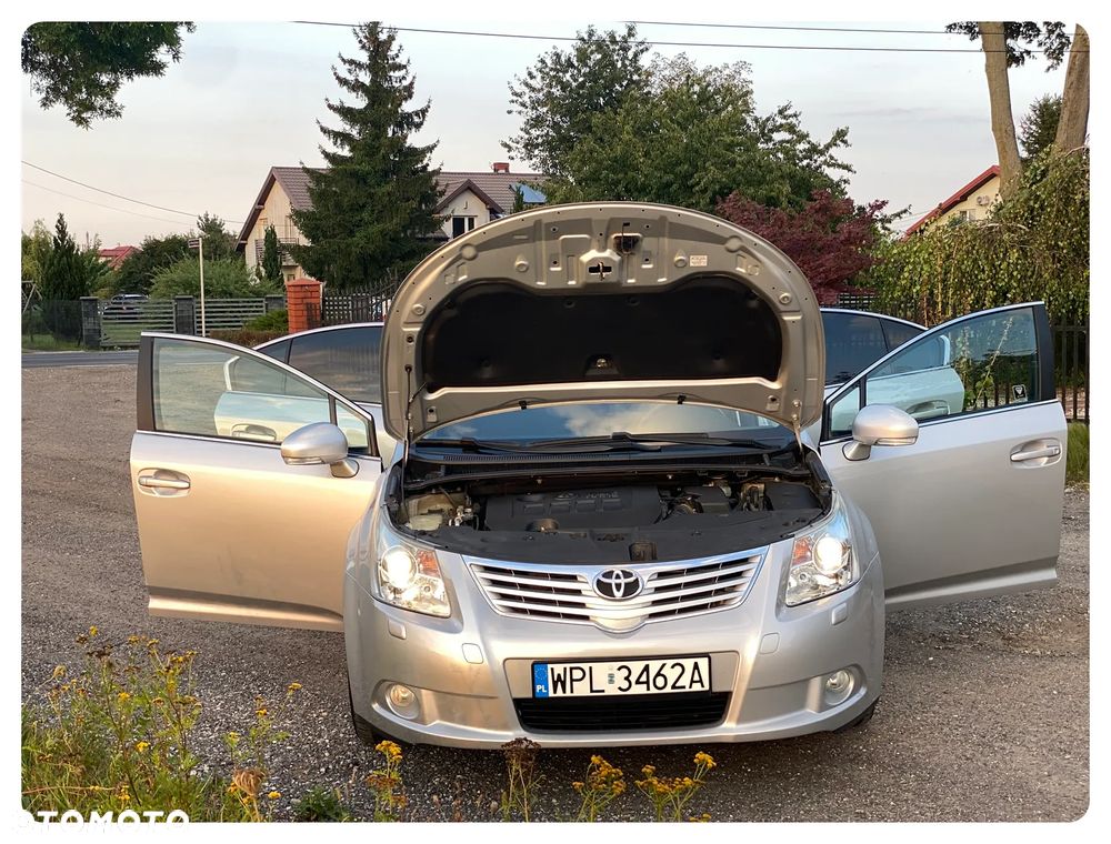 Toyota Avensis 1.6 - 10