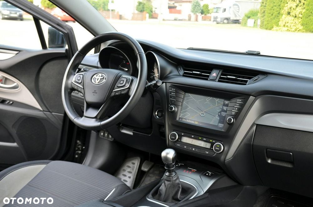 Toyota Avensis - 25