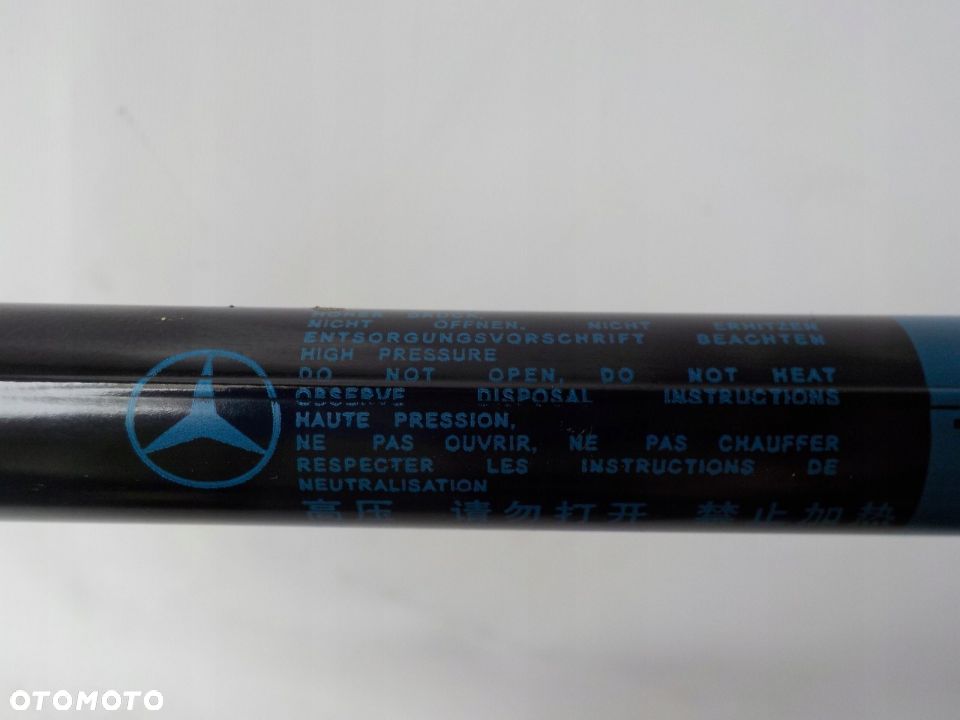 MERCEDES E C KLASA W212 W204 SIŁOWNIK MASKI NOWY O - 3