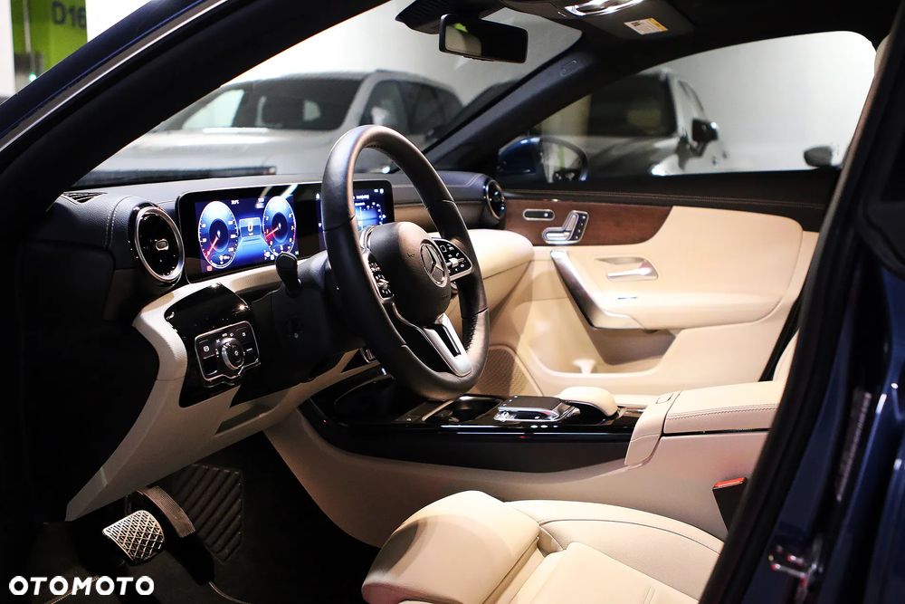 Mercedes-Benz CLA 250 4Matic 7G-DCT AMG Line - 16